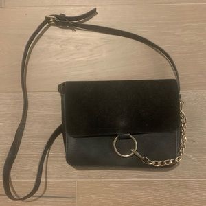 Elegant Black Crossbody Bag with Gold Chain